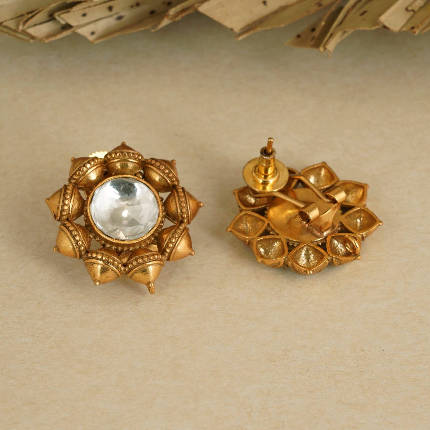 ANTIQUE GOLD DUMROO INSPIRED KUNDAN STUD