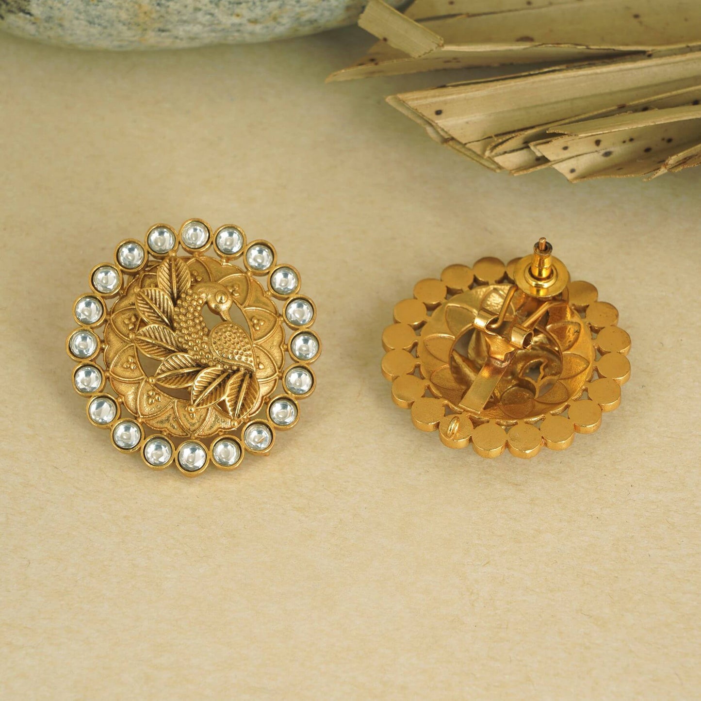 ROUND KUNDAN PEACOCK BOLD STUD